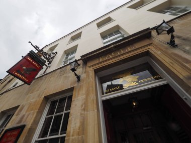 Cambridge, İngiltere - Ekim 2018 yaklaşık: The Eagle Pub nerede Dna bulma Cavendish Laboratuvarı bilim adamları tarafından 1953 yılında ilan edildi