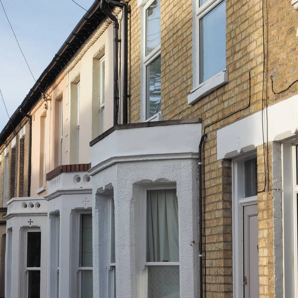 Rij Van Traditionele Britse Huizen Met Bow Windows — Stockfoto