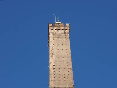 Torre Degli Asinelli, İtalya 'nın Bologna şehrinde Due Torri' nin (iki kule) bir parçası.