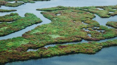 Stagno di Santa Gilla aka Stagno di Cagliari (Cagliari havuzu anlamına gelir) kıyı lagün, Cixerri ve Batuhan Cagliari, İtalya için ağızlarını havadan görünümü