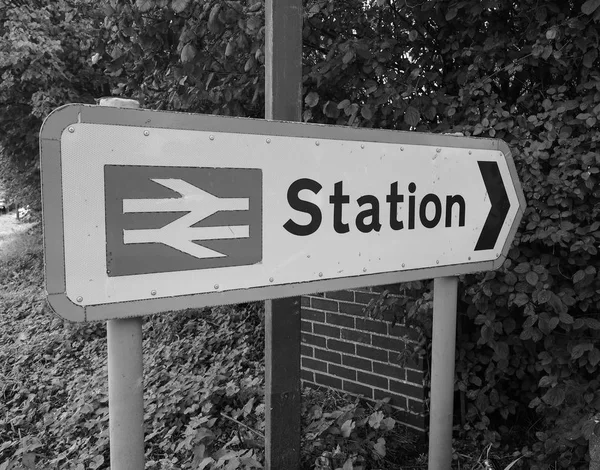 Ely Ηνωμένο Βασίλειο Circa Οκτωβρίου 2018 Σιδηροδρομικός Σταθμός Σημάδι Μαύρο — Φωτογραφία Αρχείου