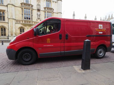 Cambridge, İngiltere - Ekim 2018 yaklaşık: Kırmızı Royal Mail van