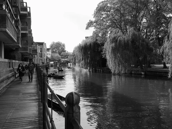 Cambridge Storbritannien Circa Oktober 2018 Punting Floden Cam Svart Och — Stockfoto