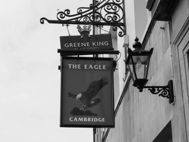 Cambridge, İngiltere - Ekim 2018 yaklaşık: The Eagle Pub nerede Dna bulma Cavendish Laboratuvarı siyah beyaz bilim adamları tarafından 1953 yılında ilan edildi