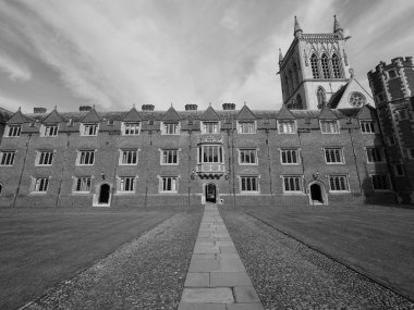 Cambridge, İngiltere - Ekim 2018 yaklaşık: İkinci mahkeme St John's College siyah beyaz