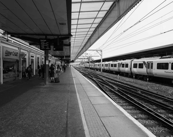 Cambridge Circa October 2018 Train Cambridge Railway Station Platform Black — Stock Photo, Image