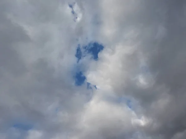 Błękitne Niebo Chmurami Użytecznymi Jako Tło — Zdjęcie stockowe