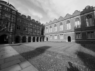 Cambridge, İngiltere - Ekim 2018 yaklaşık: Üçüncü Mahkemesi St John's College siyah beyaz