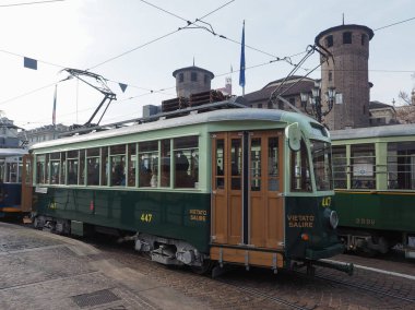 Torino, İtalya - yaklaşık Aralık 2018: Vintage 447 tramvay Torino Tramvay Festivali