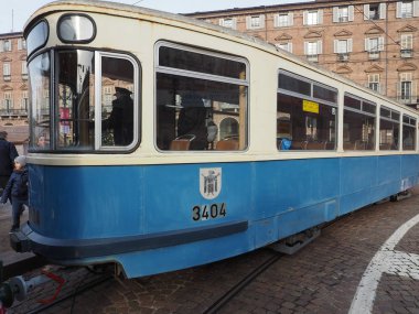Torino, İtalya - yaklaşık Aralık 2018: Vintage Almanca 3404 tramvay römork Torino Tramvay Festivali