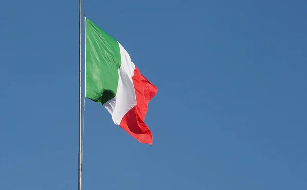 Italská Národní Vlajka Itálie Evropa Nad Modrou Oblohou — Stock fotografie