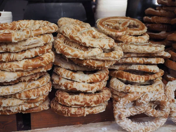 Yemek Pişmiş Simit Ekmek Aka Brezel Veya Bretzel — Stok fotoğraf