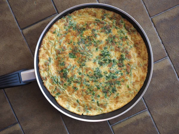 Omelet Van Geklopte Eieren Gebakken Met Boter Olie Een Koekenpan — Stockfoto