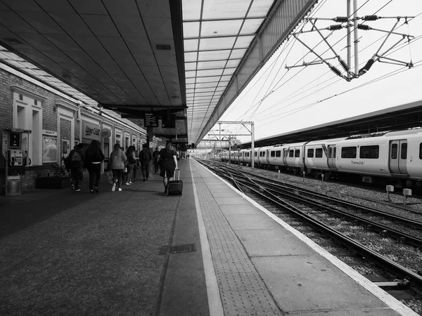 Кембридж Великобритания Circa October 2018 Поезд Платформе Кембриджского Вокзала Черно — стоковое фото