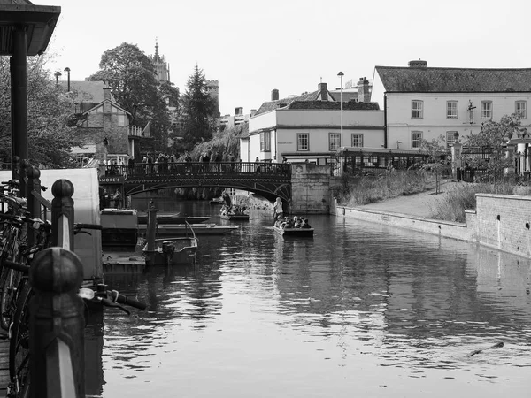 Cambridge Oktober 2018 Pochen Auf River Cam Schwarz Weiß — Stockfoto