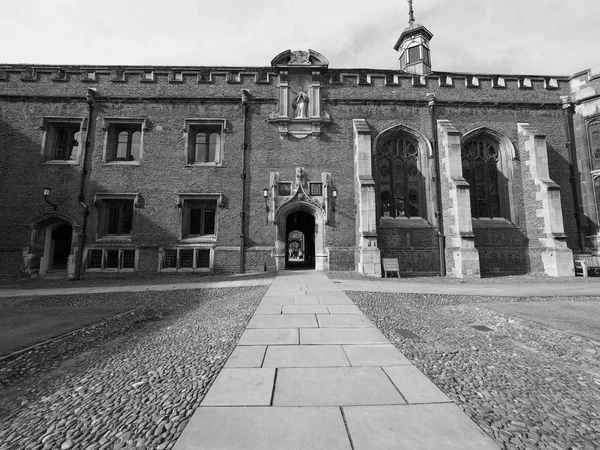 黒と白の ジョンの大学 ケンブリッジ イギリス 2018年 月年頃 回法廷 — ストック写真