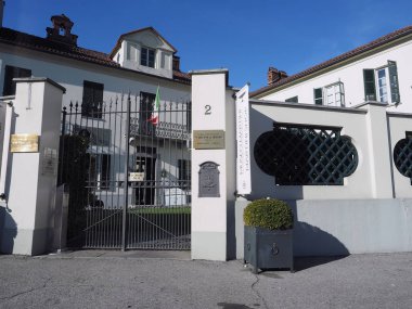 Pessione, İtalya - yaklaşık Aralık 2018: Martini Merkez e Rossi İtalyan çokuluslu alkollü içecek şirketi