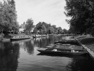 Cambridge, İngiltere - Ekim 2018 yaklaşık: River Cam üzerinde siyah-beyaz topa vurma