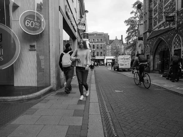 Cambridge Egyesült Királyság Október 2018 Emberek Város Központjában Fekete Fehér — Stock Fotó