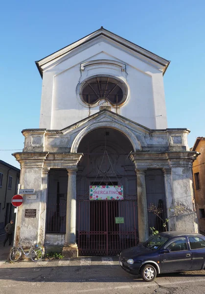 意大利 Grugliasco 2018年12月 Cappella Della Confraternita Santa Croce 意思是圣十字协教堂 默卡蒂诺的意思是跳蚤市场 — 图库照片