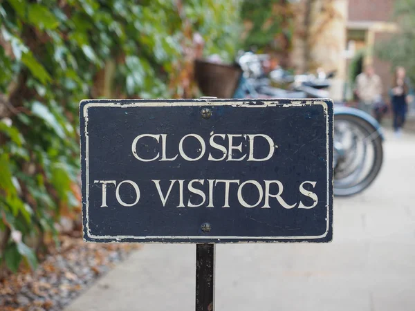 Zárva Látogatók Jele Szelektív Összpontosít Elmosódott Háttér Bokeh — Stock Fotó