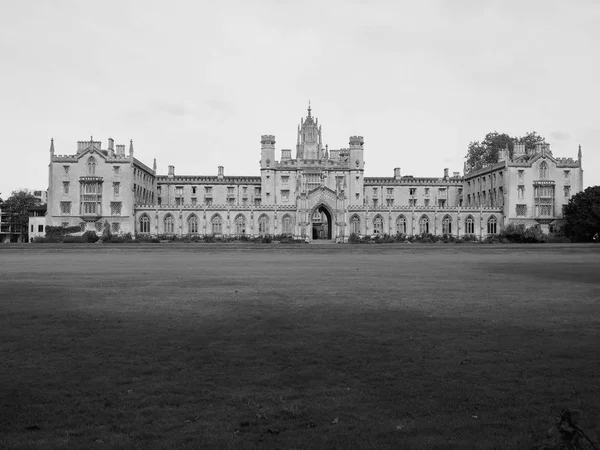 黒と白の ジョンの大学 ケンブリッジ イギリス 2018年 月年頃 裁判所 — ストック写真