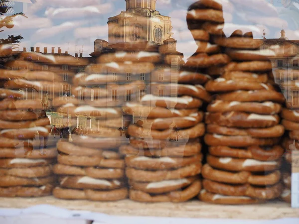 Yemek Pişmiş Simit Ekmek Aka Brezel Veya Bretzel — Stok fotoğraf