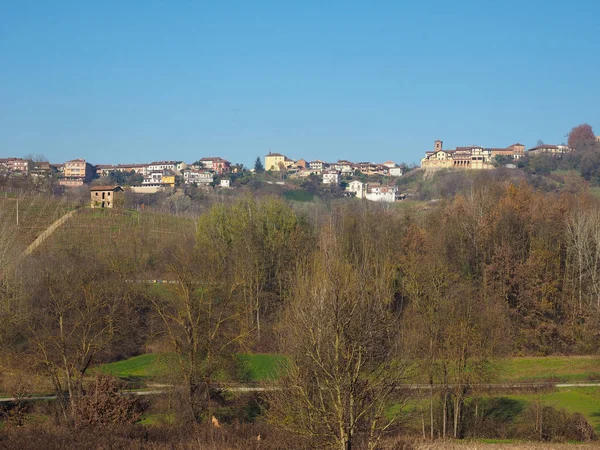 Blick auf die Stadt Monta d 'Alba — Stockfoto