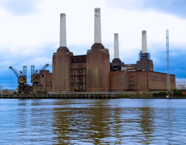 Σταθμός Ενέργειας Battersea Στο Λονδίνο Ηνωμένο Βασίλειο — Φωτογραφία Αρχείου