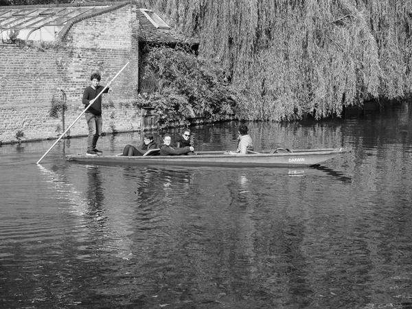 Καίμπριτζ Circa Οκτωβρίου 2018 Punting Στον Ποταμό Cam Μαύρο Και — Φωτογραφία Αρχείου