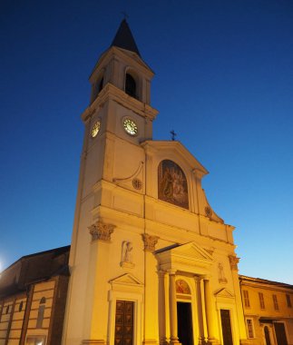 San Pietro in Vincoli (anlamı Aziz Peter in Chains) İtalya 'nın Settimo Torinese kentinde gece kilisesi