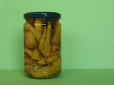 bir kavanoz, vejetaryen ve vegan gıda tatlı yeşil sirke biber