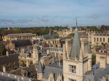 Cambridge, İngiltere'de şehrin havadan görünümü