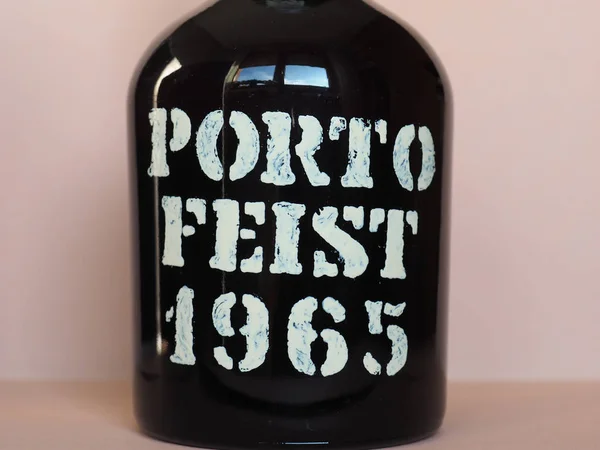 Lisbon Portugal Circa December 2018 Bottle Vintage Porto Feist 1965 — Stock Photo, Image