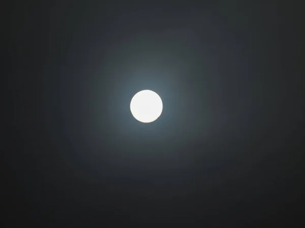 Karanlık Gökyüzü Karşı Dünya Görünür Gezegenden Gibi Parlak Görülen Güneş — Stok fotoğraf
