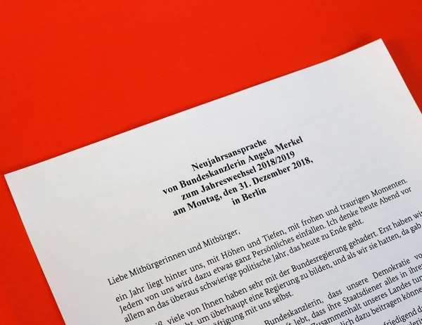 ベルリン ドイツ 2019 Neujahrsansprache フォン Bundeskanzlerin アンゲラ メルケル ドイツのアンジェラ メルケル首相から意味社長年頭挨拶 — ストック写真
