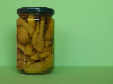 bir kavanoz, vejetaryen ve vegan gıda tatlı yeşil sirke biber