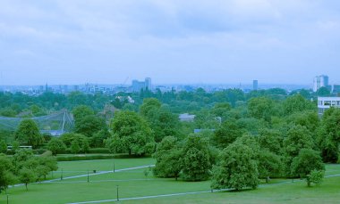 Primrose Hill Parkı'ndan görülen Londra manzarası