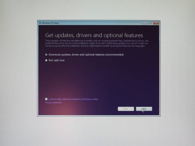 Redwood, ABD - Şubat 2019 yaklaşık: Timelapse yükseltme gösterilen Microsoft Windows 7 için Windows 10. Her ne kadar birçok adet hala Win 7 çalıştırmak, destek güvenli kalmak geçirilecek kullanıcılar zorlama 20 Ocak sona erecektir