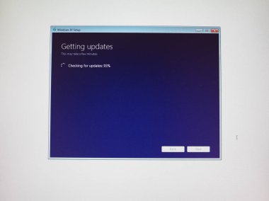 Redwood, ABD - Şubat 2019 yaklaşık: Timelapse yükseltme gösterilen Microsoft Windows 7 için Windows 10. Her ne kadar birçok adet hala Win 7 çalıştırmak, destek güvenli kalmak geçirilecek kullanıcılar zorlama 20 Ocak sona erecektir