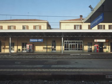 Carmagnola, İtalya - Şubat 2019 yaklaşık: Carmagnola tren istasyonu