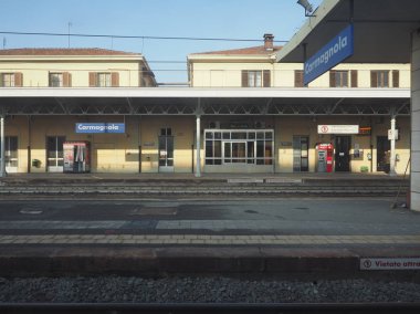 Carmagnola, İtalya - Şubat 2019 yaklaşık: Carmagnola tren istasyonu