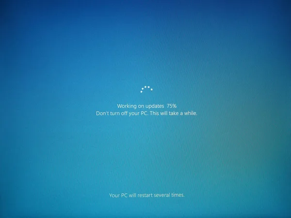 Timelapse montrant la migration de Microsoft Windows 7 vers Windows — Photo