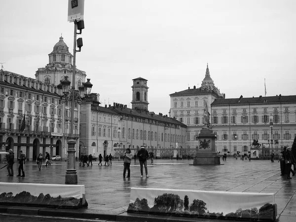 都灵的城堡广场, 黑白相间的 — 图库照片