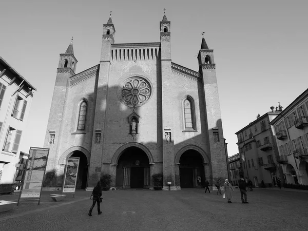 Catedral de San Lorenzo en Alba en blanco y negro — Foto de Stock