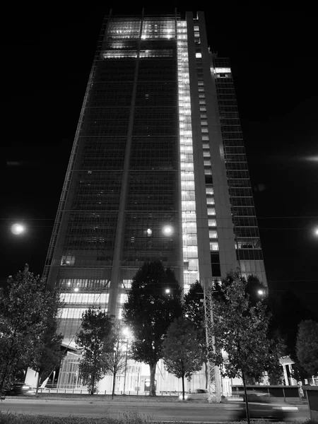Intesa San Paolo skyscraper in Turin in black and white — Stock Photo, Image