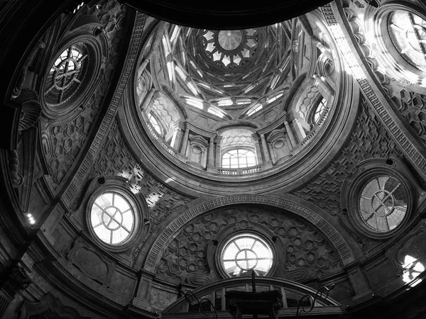 Torino'da Capella della Sindone da kubbede siyah ve beyaz — Stok fotoğraf