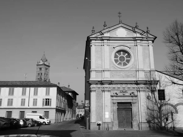 Iglesia de Santa Caterina en Alba en blanco y negro — Foto de Stock