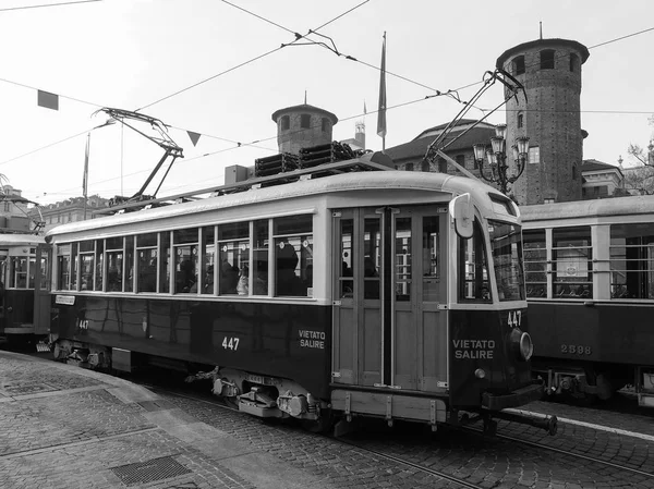 Ročník 447 tramvaje v Turíně vozík festivalu v černé a bílé — Stock fotografie