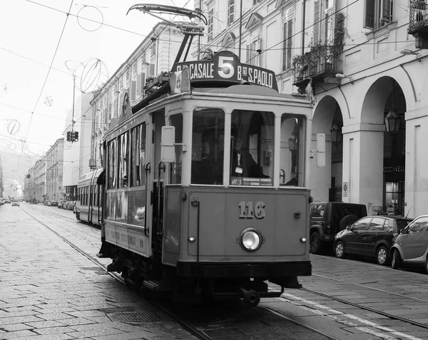 Vintage 116 bonde em Turim Trolley Festival em preto e branco — Fotografia de Stock